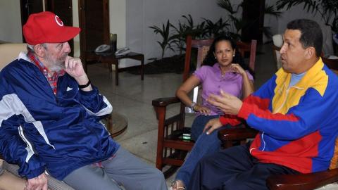 HELSEN TIL CHAVEZ: �La disse bildene bringe fred til menneskene i Venezuela n�r det gjelder helsen til president Hugo Chavez�, sa Venezuelas kommunikasjonsminister Andres Izarra p� statskanalen i g�r, if�lge BBC. Foto: EPA/SCANPIX