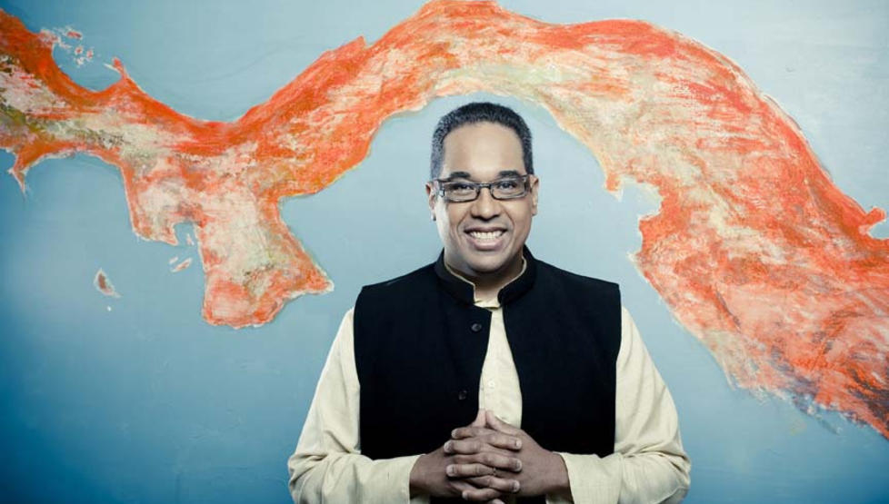 PANAMA:  Pianisten Danilo P�rez tar med seg sine latinamerikanske r�tter inn i jazzen p� sitt nye album, �Providencia�. Foto: Raj Naik/www.daniloperez.com