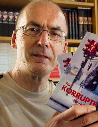 Erling Folkvord m� f� folkets fortjenestemedalje