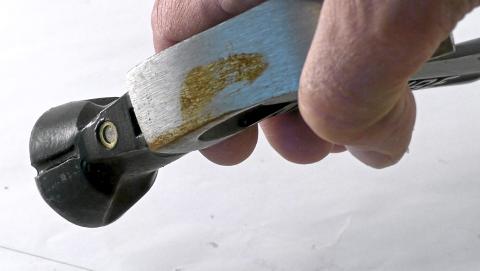 MAGNETHOLDER: Holder til spikeren p� toppen av hodet. Smart detalj p� Stanley FatMax Foto: �ivind Lie