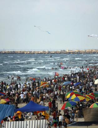 Hamas reklamerer med strandbilder fra Gaza