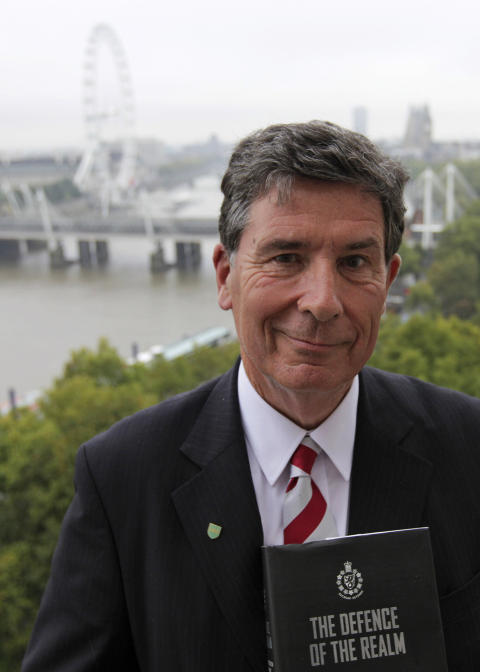 SKREV BOKA: Historiker og forfatter Christopher Andrew. Andrews Andrew har som eneste britiske historiker h�yeste sikkerhetsklarering fra britisk etterretning. Boka finnes, men er innel�st. Foto: Lefteris Pitarakis/AP