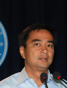 Thailands statsminister går av som partileder