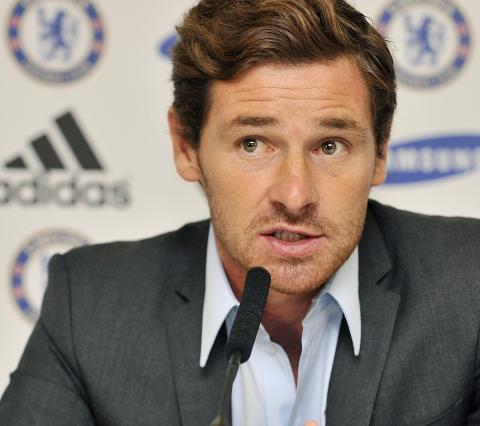 IMPONERER SCHOLES: Andre Villas-Boas var et ukjent navn for Scholes, men den 33-�rige portugiseren har s� langt imponert r�dtoppen med sine uttalelser og v�rem�te mot engelsk presse. Foto: EPA/ANDY RAIN