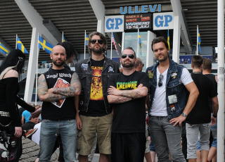 GUTTA P� METAL-TUR: Dagbladet samlet norsk og svensk metal-ekspertise og dro til G�teborg for � gj�re en tilstandsrapport p� thrashens Fire Store. Fra venstre Torgrim �yre, Johan �berg, Asbj�rn Slettemark og Fredrik Hallstr�m.