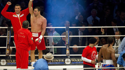 SUVEREN: Vladimir Klitsjko tok en klar seier over David Haye, om enn p� poeng.Foto: SCANPIX/AFP/ODD ANDERSEN