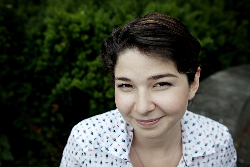 Uvant: - Jeg har f�tt s� mange papirer. Det er ganske overveldende, sier Maria Amelie (26).