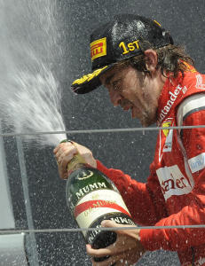 Her feirer Alonso sin andre Silverstone-triumf