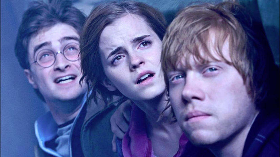 BEST HJEMME? �Harry Potter and the Deathly Hallows: Part 2� har kinopremiere i kveld. Her er Harry Potter (Daniel Radcliffe), Emma Watson (Hermine Granger) og Rupert Grint (Ronny Wiltersen) i den aller siste filmen om den magiske gutten. De siste ti �rene har vi kj�pt Harry Potter til hjemmebruk for n�rmere to hundre millioner.