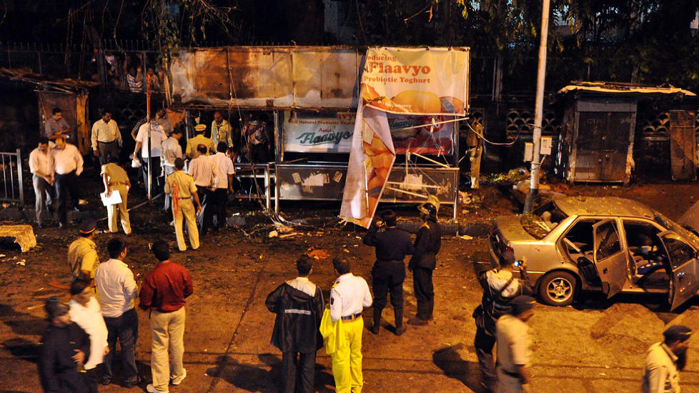 RAMMET AV EKSPLOSJONER: Fra Mumbais Dadar-distrikt i dag. Foto: SUJIT JAISWAL / AFP / DAGBLADET