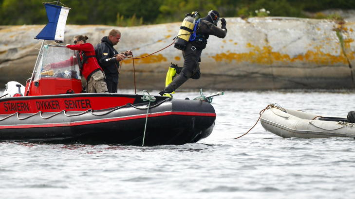 LETTE I FLERE DAGER: Over 20 dykkere var involvert i søkene etter Per-Erik Burud, som ble avsluttet på søndag. I går ble han funnet i vannet av en kvinne. Foto: Eirik Helland Urke LETTE I FLERE DAGER: Over 20 dykkere var involvert i søkene etter Per-Erik Burud, som ble avsluttet på søndag. I går ble han funnet i vannet av en kvinne. Foto: Eirik Helland Urke