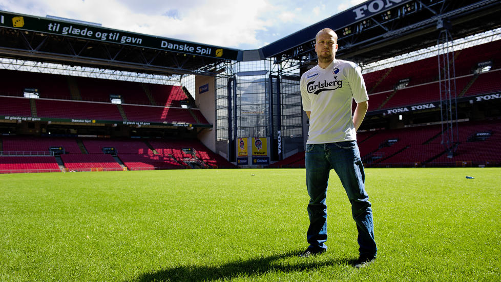 T�FT I DANMARK: Christian Grindheim da han ble presentert som ny spiller i FC K�benhavn. N� er han tilbake i Norge og VIF hvor han skal spille de neste fem m�nedene.
Foto: Claus Bech / Scanpix