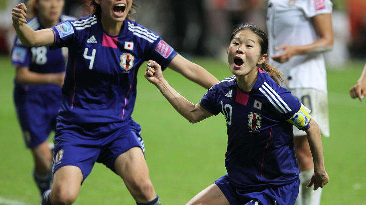SCORET: Homare Sawa scoret 2-2 rett f�r slutt i ekstraomgangene. Foto:     AFP PHOTO   DANIEL ROLAND
