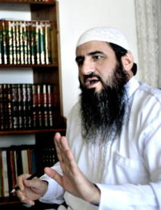 Krekar blir anmeldt for nye drapstrusler