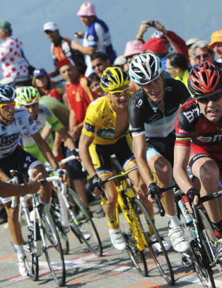 - Evans er favoritt, men Contador slår tilbake