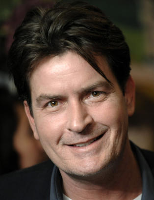 Charlie Sheen gjør comeback på tv-skjermen