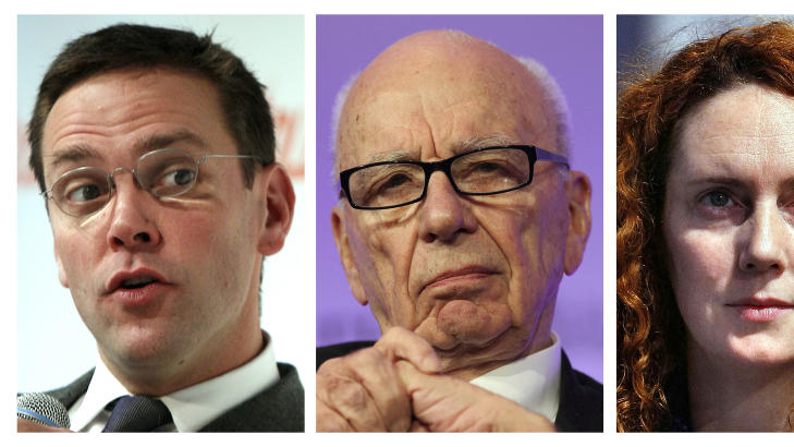  TRIO I TR�BBEL:   James Murdoch, Rupert Murdoch og Rebekah Brooks kan vente inng�ende sp�rsm�l om avlytting og honorarer i Underhuset i ettermiddag. ARKIVFOTO: REUTERS/SCANPIX.