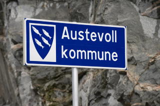 FISK: Kommunevåpenet til Austevoll er det i Norge som har flest fisker i seg, ifølge ordføreren. Fiskeri er en av de viktigste næringene i kommunene. Foto: Tor Erik H. Mathiesen