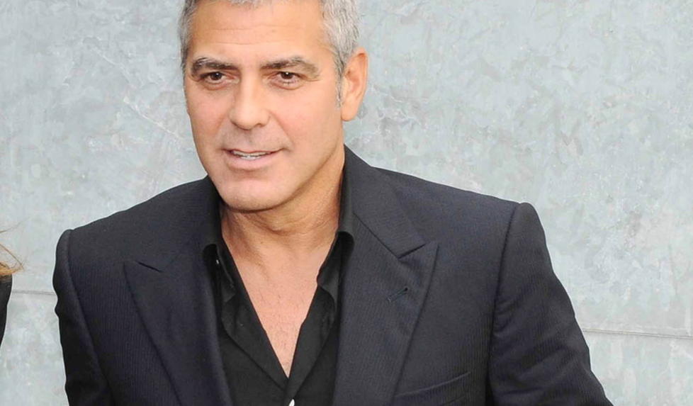 KJEKKAS: Clooney har i en �rrekke v�rt kjent for � tulle med venner og kolleger. Foto: Stella Pictures