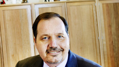 TROR P� LOKAL P�VIRKNING: FrPs nestleder Per Arne Olsen mener lokale beslutninger er viktige for � utvikle n�ringsliv. Da han var ordf�rer holdt han alltid d�ra �pen for folk som ville etablere bedrifter. Foto: Silje Eide