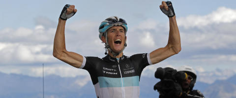 Andy Schleck overtok den gule ledertrøya