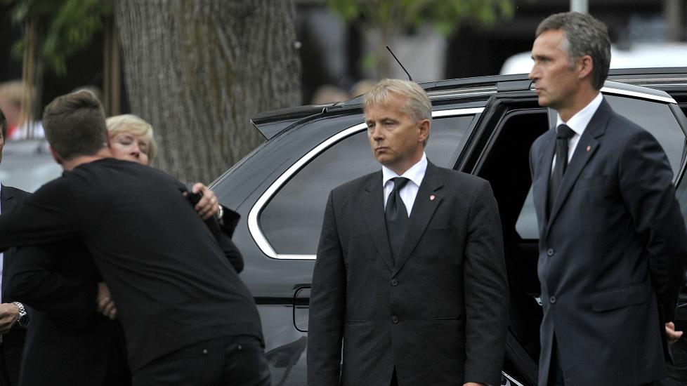  PRESSEKONFERANSE : Statsministeren holder pressekonferanse p� Sundvollen.