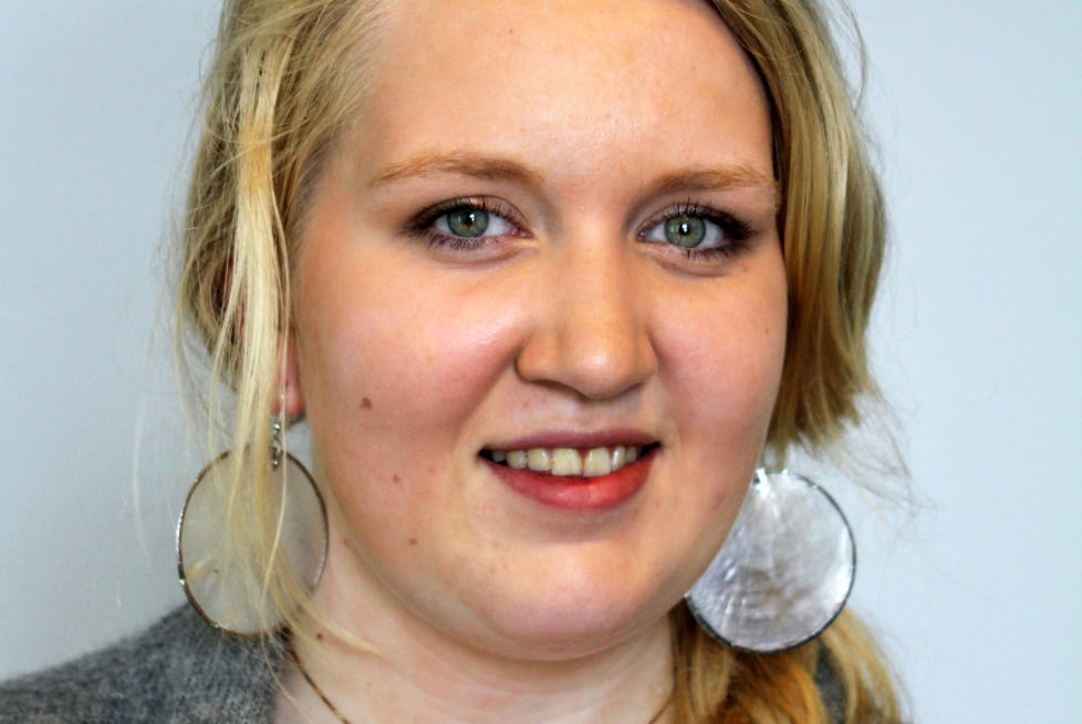 SKUTT I RYGGEN: AUF-medlem og fotballfan Marte Gustavsen �deg�rden ble skutt i ryggen p� Ut�ya. Foto: BUSKERUD AUF