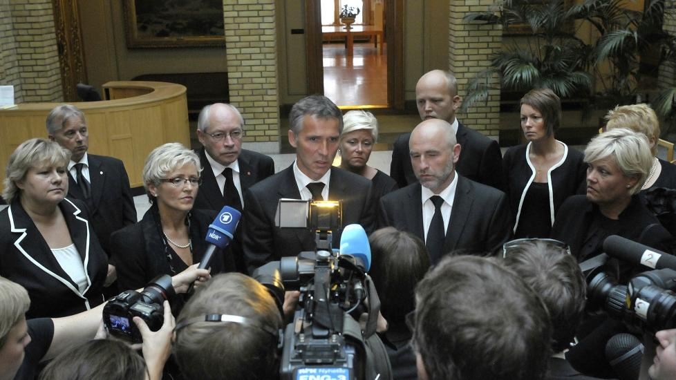 KRISEM�TE: Statsminister Jens Stoltenberg og de parlamentariske lederne m�ttes i dag til et krisem�te p� Stortinget. Foto: Hans Arne Vedlog / Dagbladet