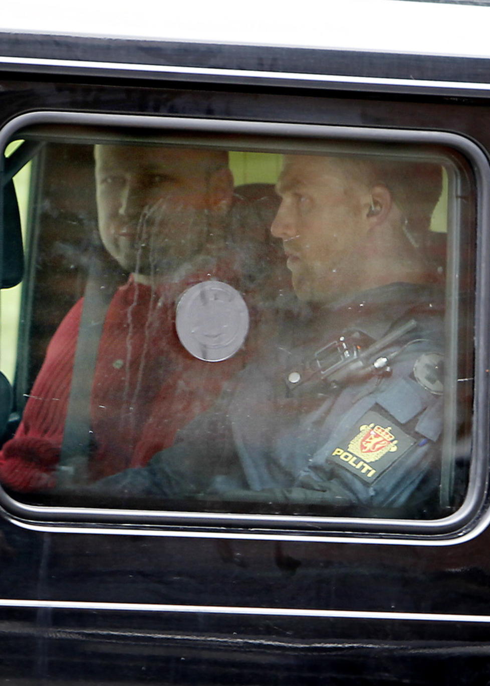 REGISTRERT P� EKTEPAR: Finansavisen skriver at sporene etter selskapet ikke leder til Antigua i Karibia, men er registrert i Skottland, p� Andrew Derrick McNeal (44) og hans kone Jaqueline McNeal (43). . Foto: ERLING H�GELAND/Dagbladet