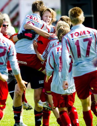 Norway Cup deler ut sørgebind til lagene