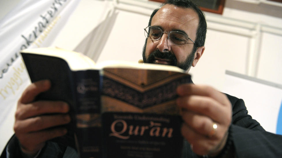 BREIVIKS IDOL: If�lge manifestet mener Breivik at den amerikanske, islamkritiske forfatteren Robert Spencer fortjener Nobelprisen fordi han �t�lmodig overv�ker spreningen av jihad-terrorisme rundt om i verden p� sin nettside Jihad Watch�. Spencer sier til Dagbladet at �om jeg var en inspirasjon for hans arbeid f�ler jeg p� samme m�ten som Beatles m� ha f�lt det da de fant ut at Charles Manson hadde myrdet etter � ha blitt inspirert av en beskjed han trodde han h�rte i en av deres tekster�. Foto: SCANPIX