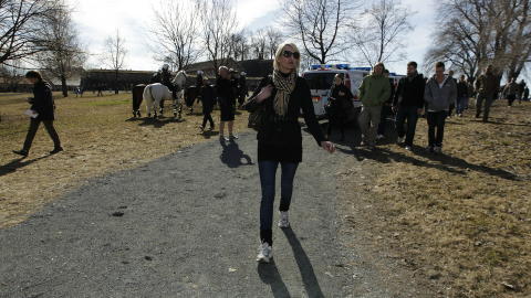 HADDE KONTAKT: Lena Andreassen, fremst på dette bildet, har hatt kontakt med Breivik. Bildet er tatt på en demonstrasjon arrangert av Norwegian Defence League i Oslo i april. Dagbladet har ingen dokumentasjon på at andre på bildet har hatt Breivik-kontakt. Foto: Erlend Aas / Scanpix HADDE KONTAKT: Lena Andreassen, fremst på dette bildet, har hatt kontakt med Breivik. Bildet er tatt på en demonstrasjon arrangert av Norwegian Defence League i Oslo i april. Dagbladet har ingen dokumentasjon på at andre på bildet har hatt Breivik-kontakt. Foto: Erlend Aas / Scanpix