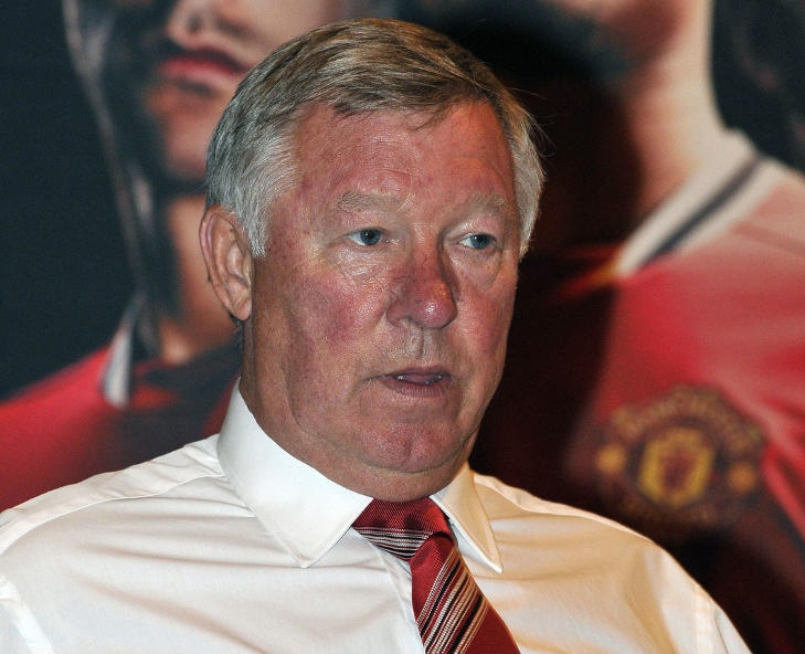 BENEKTER SNEIJDER-UTTALELSE: Manchester United-manager sir Alex Ferguson ble sitert p� at det var opp til Wesley Sneijder � akseptere de kontraktsbetingelsene han var tilbudt. Etter kampen mot Barcelona avfeide skotten det som vr�vl at han hadde sagt noe slikt.Foto: SCANPIX/AFP PHOTO/Mladen ANTONOV