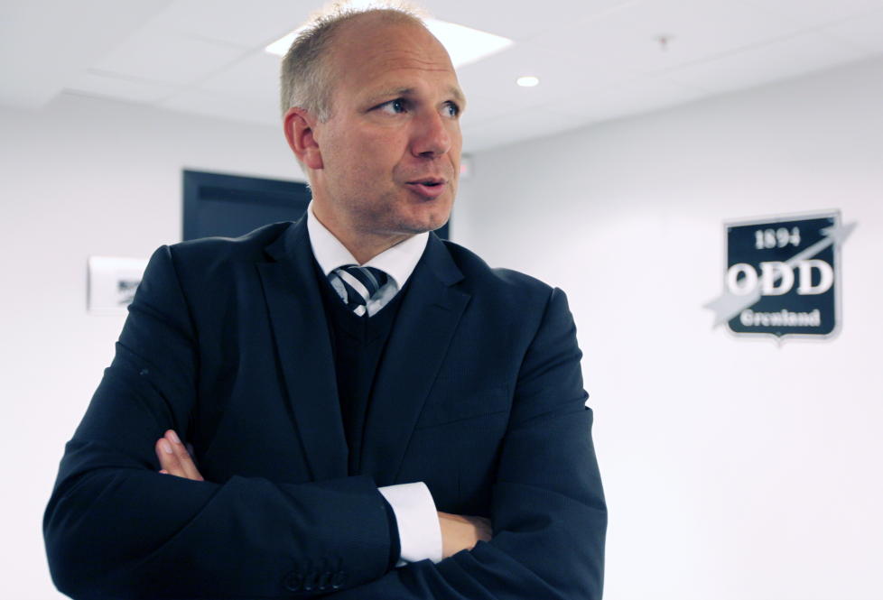 HODEBRY: Dag Eilev Fagermo fikk se Odd overbevise mot Str�msgodset, men kan miste flere spillere f�r seriestart. Foto: Trond Reidar Teigen / Scanpix