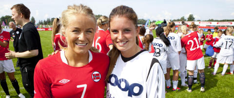 Danske Isabell fikk spille kamp mot idolet