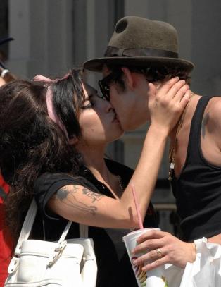 - Amy Winehouse likte heroin like godt som en and liker vann