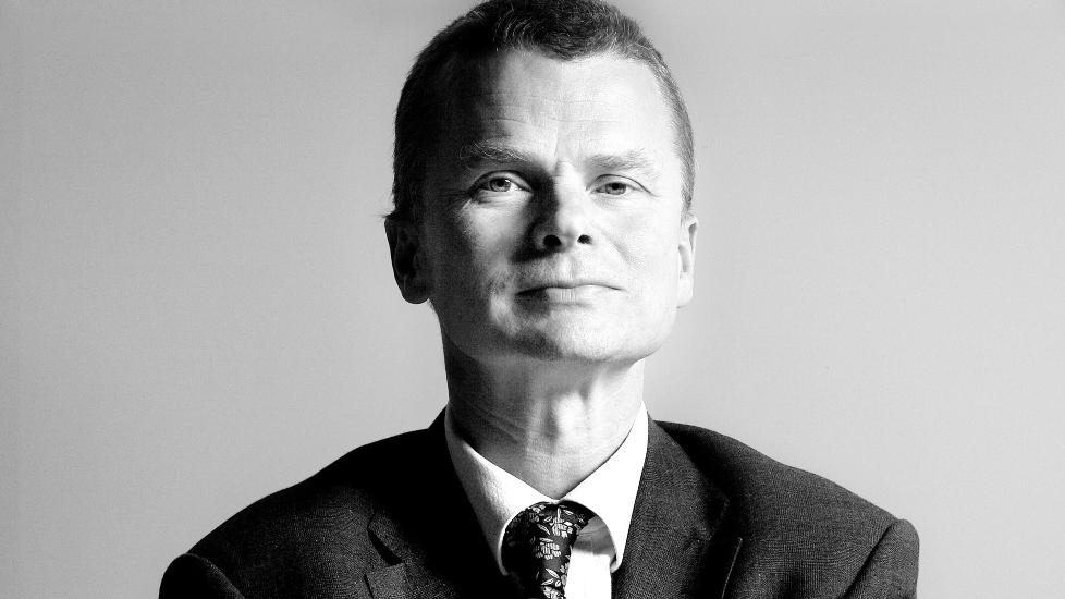 ENGASJEMENTET P� AVVEIER:  Ford�mmelsen av Anders Behring Breivik tar mange retninger. En av dem har som form�l � stoppe publisering av bilder av terroristen. Sjefredakt�r Lars Helle forklarer hvorfor Dagbladet mener dette er feil. Foto: J�rn H. Moen