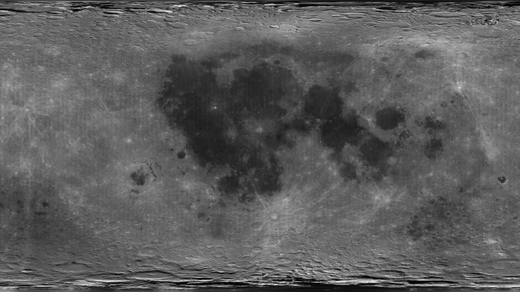 F�FLEKKAKTIG: Et bilde av hele m�neoverflaten. Foto: NASA.