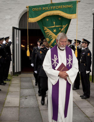 Politimann Trond Berntsen (51) ble begravet fra Haug kirke i Øvre Eiker.