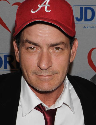Charlie Sheen skal se på sin egen begravelse