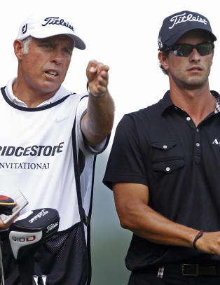 Scott vant med Woods' gamle caddie