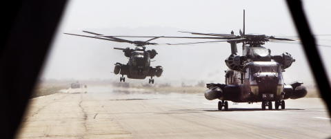 Hevder USA-helikopter fl�y inn i felle