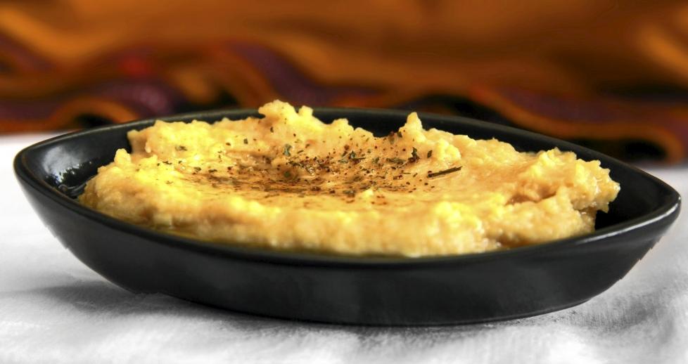 OPPSKRIFT P� HUMMUS: Det er godt, enkelt og passer til veldig mye. Foto: Erik Hannemann