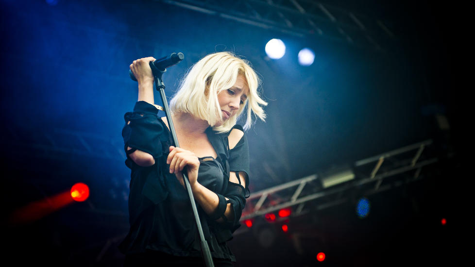 IKKE OVERBEVISENDE: Veronica Maggio spilte p� Sj�siden p� �yafestivalen. Foto: H�kon Eikesdal, Dagbladet.