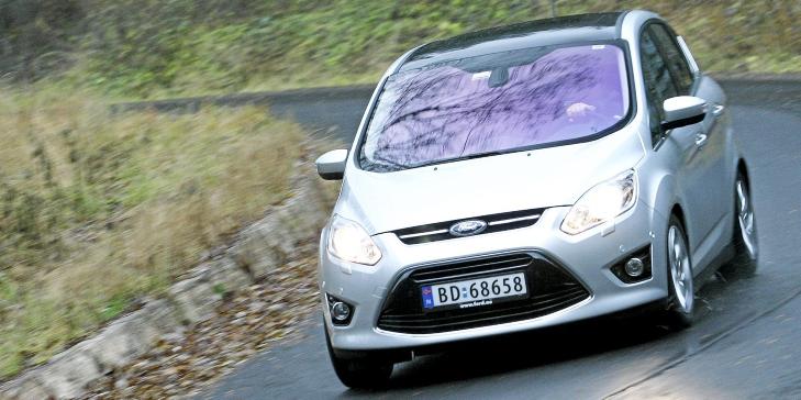 FORD C-MAX: Bilen er relativt lett, og girutvekslingene er godt tilpasset norske hastigheter. Derfor f�les Ford C-Max kvikk nok. FOTO: Egil Nordlien, HM Foto