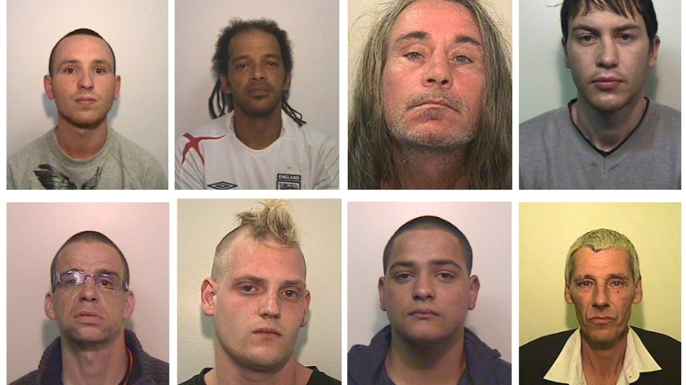 D�MT ETTER OPPT�YENE: �verst f.v.: Aaron Grima, Paul Obonyano, Bernard Moore, Eoin Flanagan, Jason Ullett, Tom Skinkis, Ricky Gemmell og Paul Ruane. Foto: Greater Manchester Police/Reuters/Scanpix