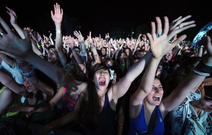 FORTSATT POPUL�RE: Slik ble Pulp mottatt p� EXIT-festivalen i Novi Sad i Serbia tidligere i sommer. Foto: Scanpix/ AFP PHOTO / ANDREJ ISAKOVIC
