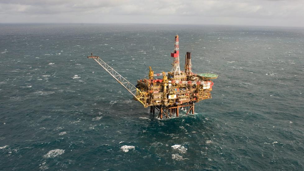 LEKKER: Stedet der r�rledningen har sprunget lekk, ligger i n�rheten av oljeplattformen Gannet Alpha, 18 mil �st for byen Aberdeen ved �stkysten av Skottland.  Foto: EPA/ROYAL DUTCH SHELL/SCANPIX