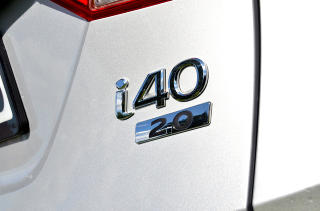 VELG DIESEL: Inntil en eventuell mindre bensinturbo er p� plass, gj�r du klokest i � velge en diesel under panseret. V�r toliter gir akseptabelt med kraft, men oppleves som t�rst. Foto: ANDREAS HANDELAND