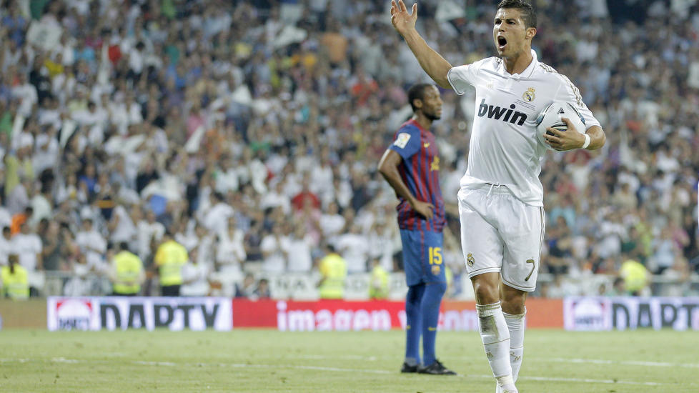 BEST I ALT: Cristiano Ronaldo mener han ble felt p� stillingen 2-2 og tror Real kan vinne p� Barcelonas hjemmebane onsdag kveld. Foto: AP/Daniel Ochoa de Olza